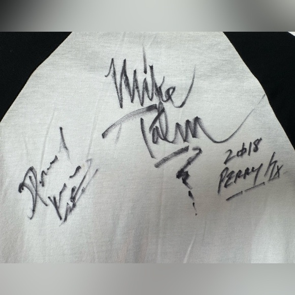 Rare Agent Orange Autographed Band Tshirt 
Size Medium - Picture 4 of 8